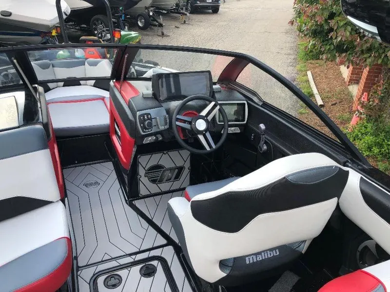 Slide: The Image of Malibu Wakesetter 23 LSV 2018 - 37