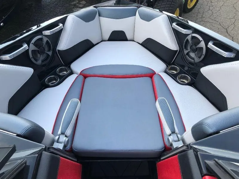 Slide: The Image of Malibu Wakesetter 23 LSV 2018 - 8