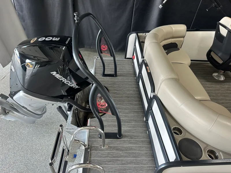 Slide: The Image of Premier 250 Solaris 2022 - 3