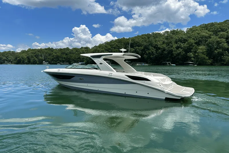 Slide: The Image of Sea Ray SLX 350 2026 - 21