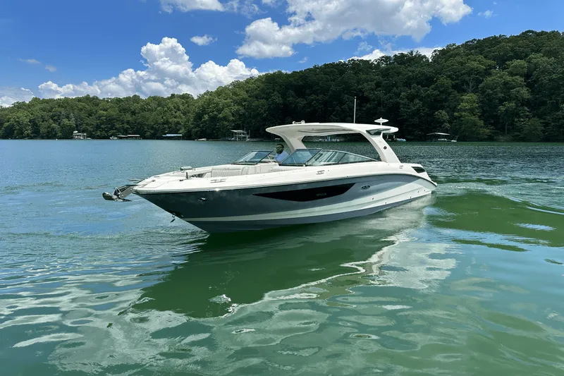 Slide: The Image of Sea Ray SLX 350 2026 - 3