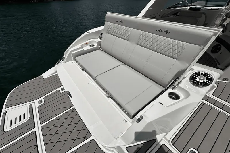 Slide: The Image of Sea Ray SLX 350 2026 - 36