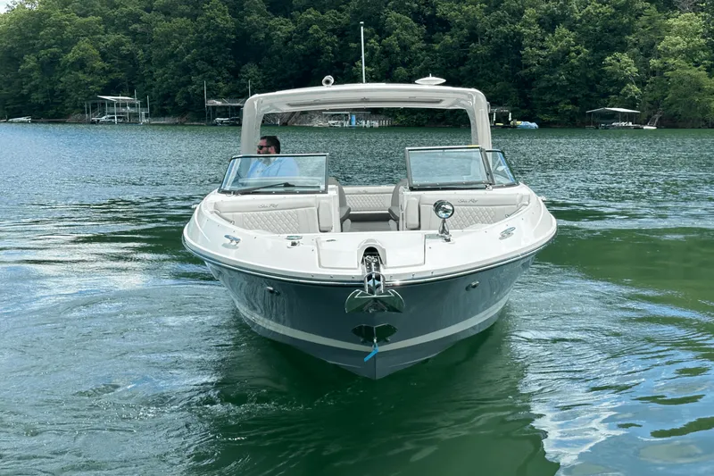 Slide: The Image of Sea Ray SLX 350 2026 - 5