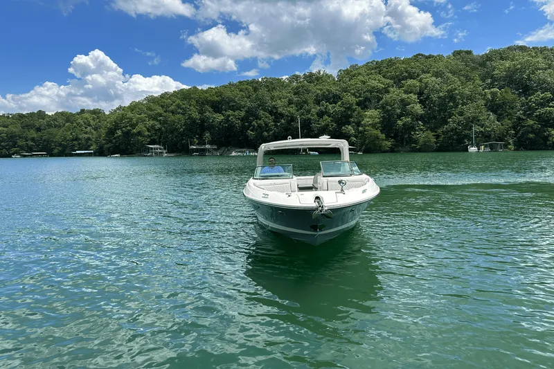 Slide: The Image of Sea Ray SLX 350 2026 - 7