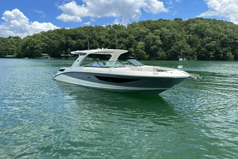 Slide: The Image of Sea Ray SLX 350 2026 - 9