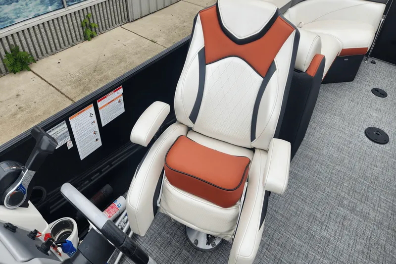 Slide: The Image of Berkshire 23SRFX ARCH S 2017 - 18