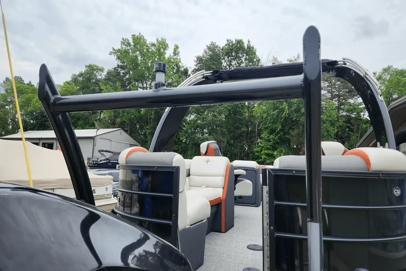 Slide: The Image of Berkshire 23SRFX ARCH S 2017 - 4