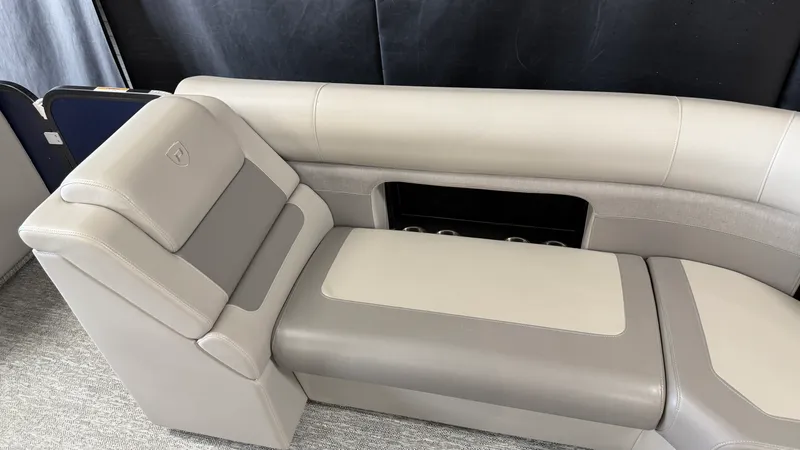 Slide: The Image of Premier 230 SUNSATION 2024 - 24