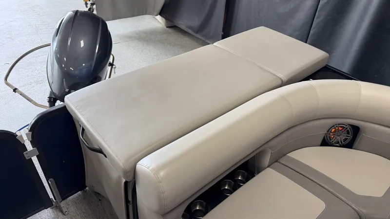 Slide: The Image of Premier 230 SUNSATION 2024 - 64