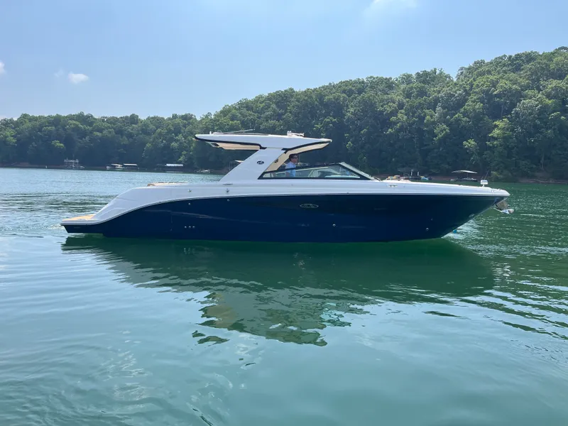 Slide: The Image of Sea Ray SLX 400 2026 - 4