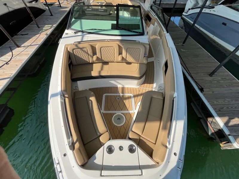 Slide: The Image of Sea Ray SLX 400 2026 - 20