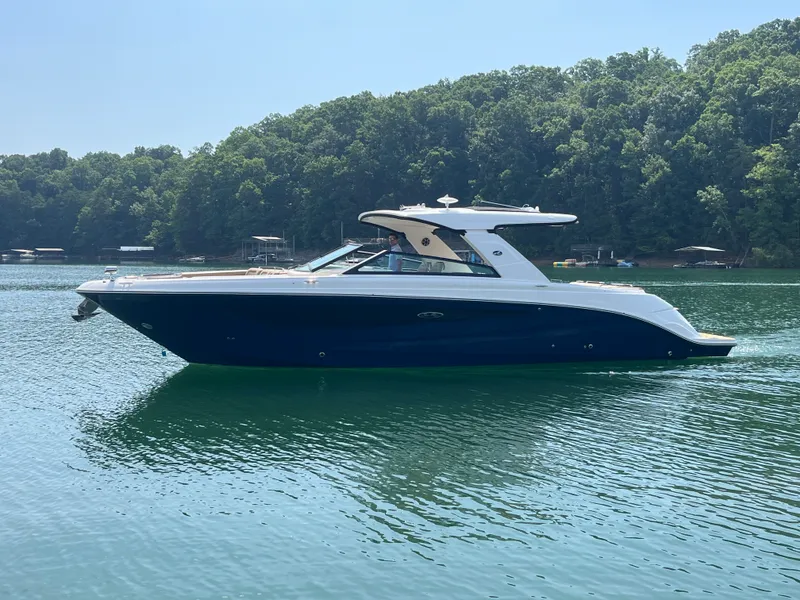 The Image of Sea Ray SLX 400 2026 - 0