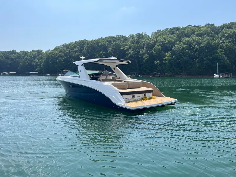 Slide: The Image of Sea Ray SLX 400 2026 - 8