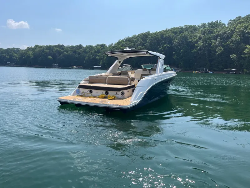 Slide: The Image of Sea Ray SLX 400 2026 - 6