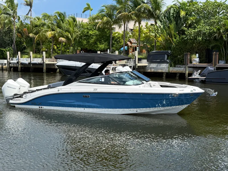 Slide: The Image of Sea Ray SLX 280 Outboard 2026 - 31