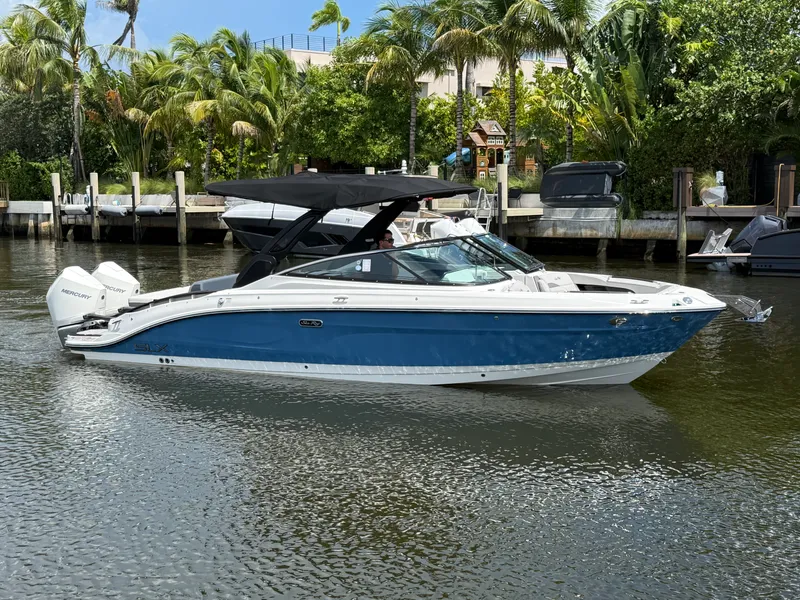 Slide: The Image of Sea Ray SLX 280 Outboard 2026 - 30