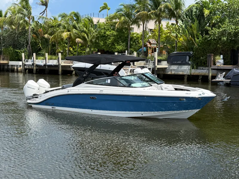 Slide: The Image of Sea Ray SLX 280 Outboard 2026 - 29