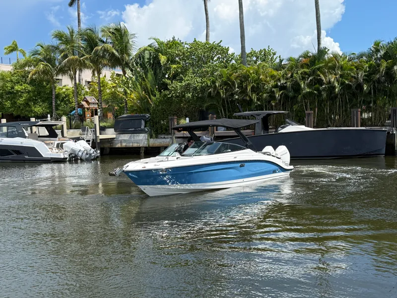 Slide: The Image of Sea Ray SLX 280 Outboard 2026 - 6