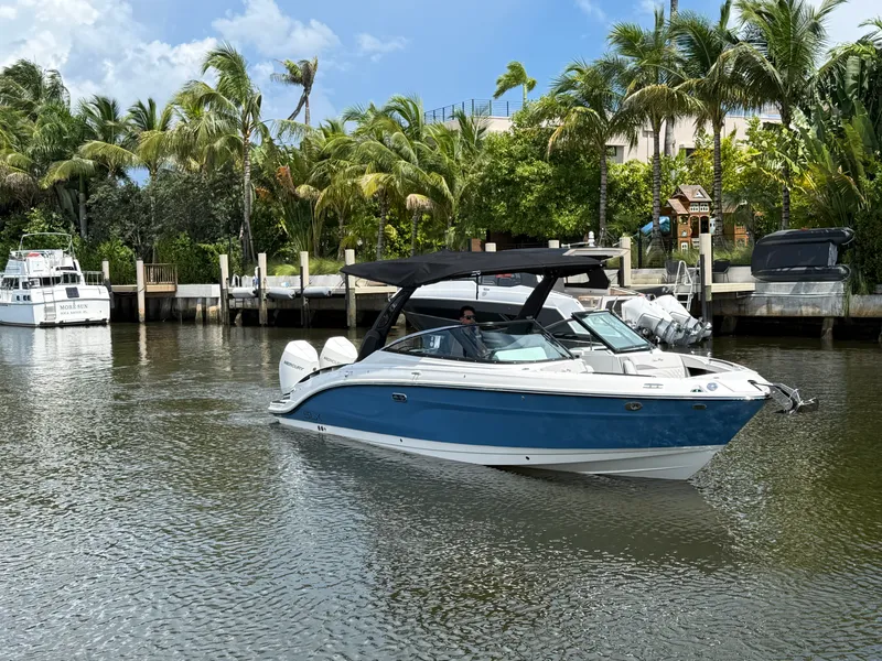 Slide: The Image of Sea Ray SLX 280 Outboard 2026 - 11
