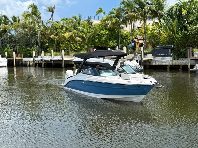 Slide: The Image of Sea Ray SLX 280 Outboard 2026 - 12