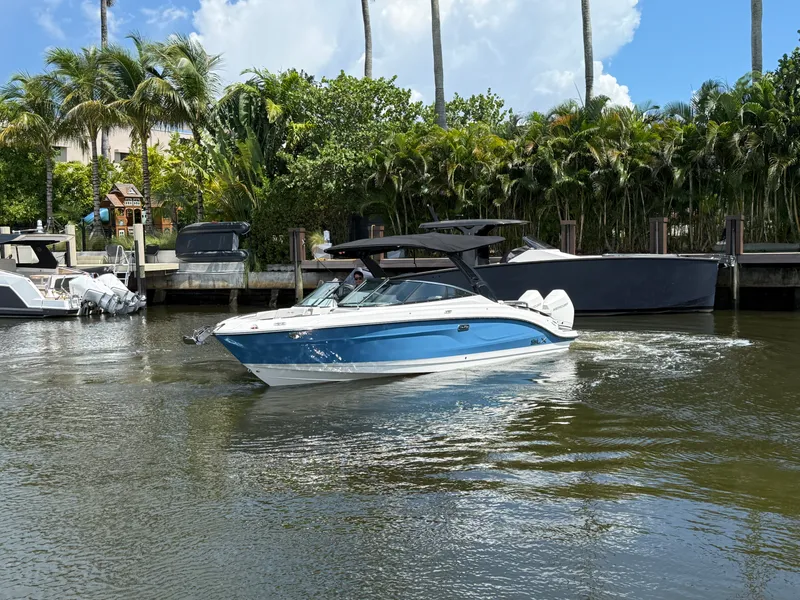 Slide: The Image of Sea Ray SLX 280 Outboard 2026 - 5