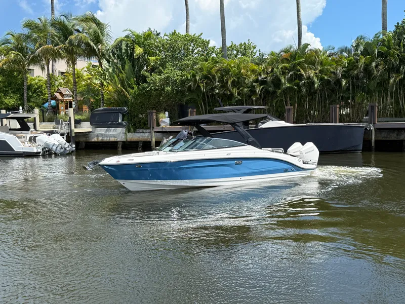 Slide: The Image of Sea Ray SLX 280 Outboard 2026 - 4
