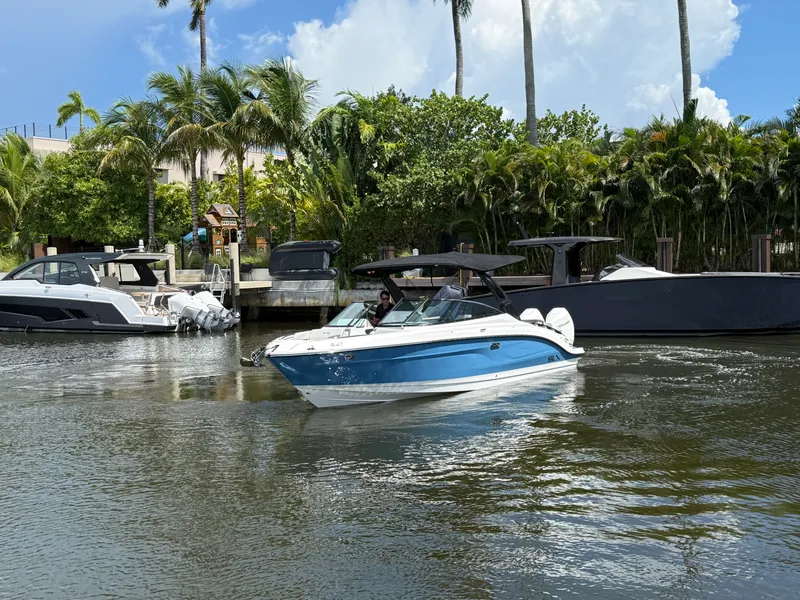 Slide: The Image of Sea Ray SLX 280 Outboard 2026 - 7