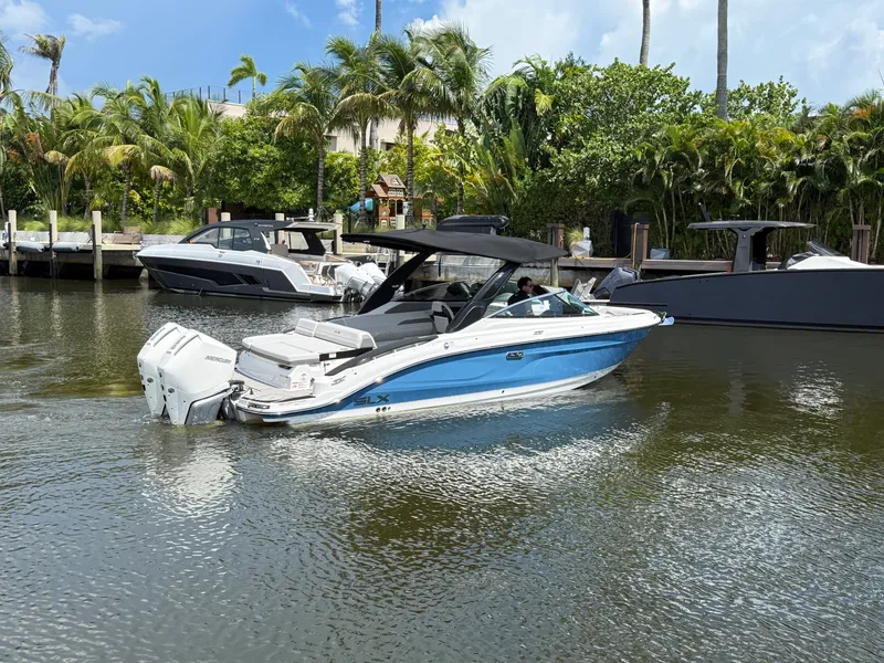 Slide: The Image of Sea Ray SLX 280 Outboard 2026 - 34
