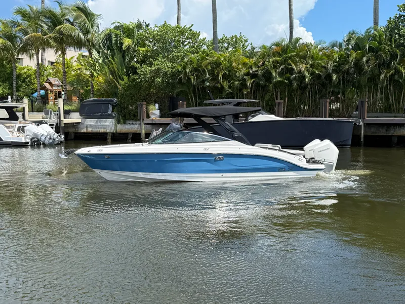 Slide: The Image of Sea Ray SLX 280 Outboard 2026 - 2