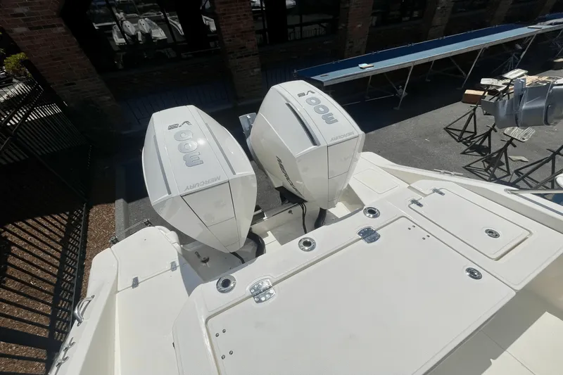 Slide: The Image of Boston Whaler 280 Dauntless 2025 - 2