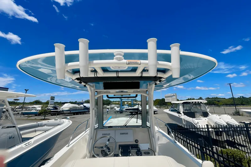 Slide: The Image of Boston Whaler 280 Dauntless 2025 - 7