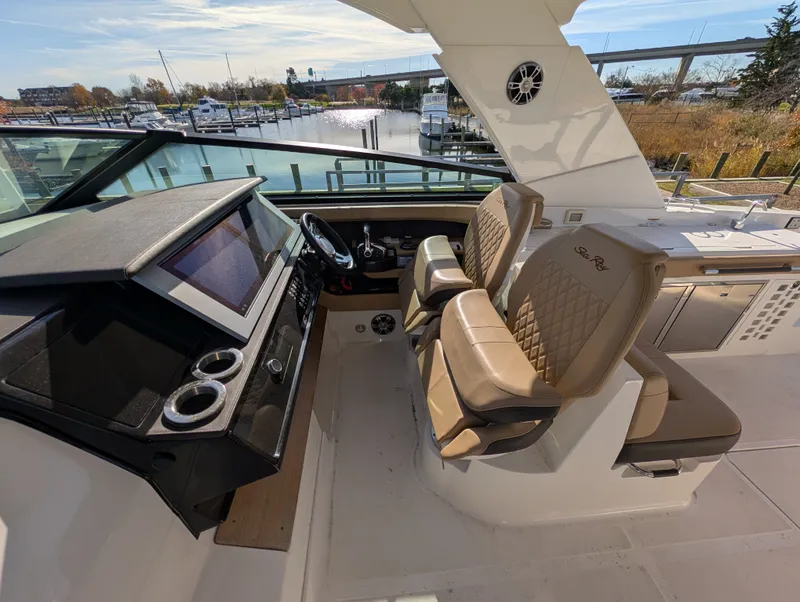 Slide: The Image of Sea Ray 400 SLX OB 2023 - 12