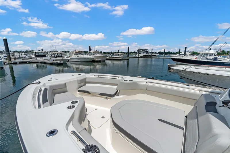 Slide: The Image of Boston Whaler 330 Outrage 2026 - 27