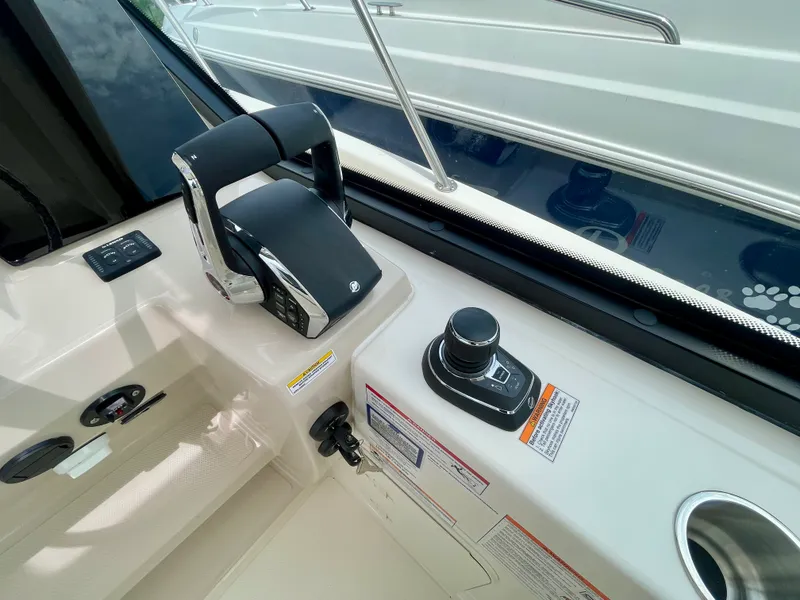 Slide: The Image of Boston Whaler 325 Conquest 2026 - 16