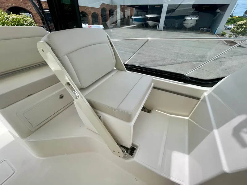 Slide: The Image of Boston Whaler 325 Conquest 2026 - 12