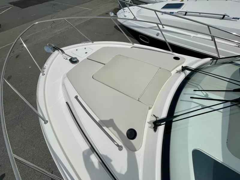 Slide: The Image of Boston Whaler 325 Conquest 2026 - 25
