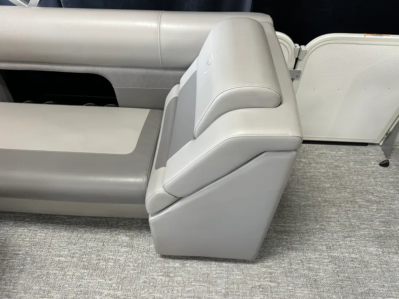 Slide: The Image of Premier 230 SUNSATION 2024 - 30