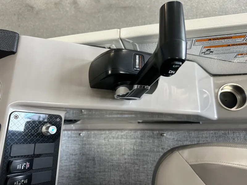 Slide: The Image of Premier 230 SUNSATION 2024 - 39