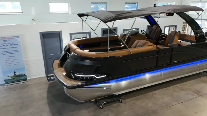 Slide: The Image of Harris Grand Mariner 250 2026 - 5