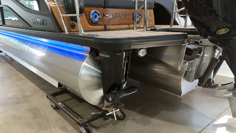 Slide: The Image of Harris Grand Mariner 250 2026 - 12