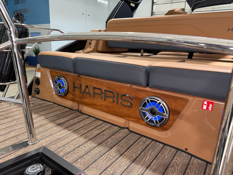Slide: The Image of Harris Grand Mariner 250 2026 - 14