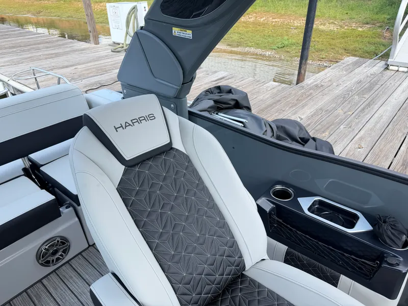 Slide: The Image of Harris 230 Grand Mariner 2026 - 15