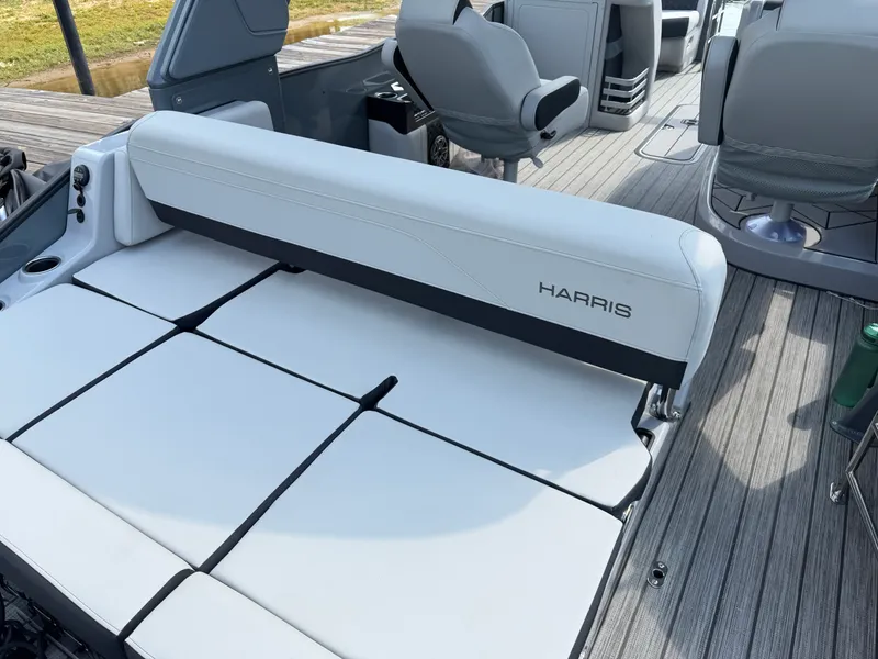 Slide: The Image of Harris 230 Grand Mariner 2026 - 21