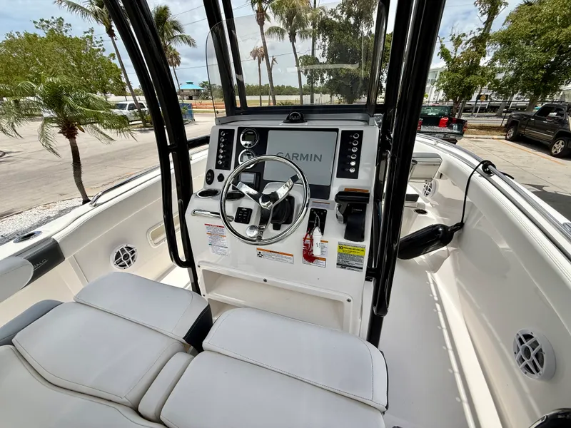 Slide: The Image of Robalo 222 EXPLORER 2024 - 14