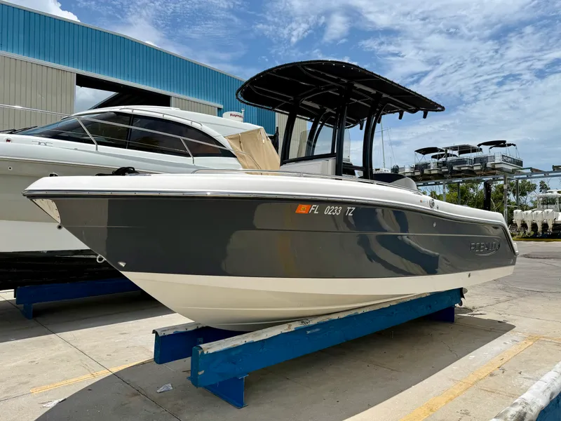 Slide: The Image of Robalo 222 EXPLORER 2024 - 2