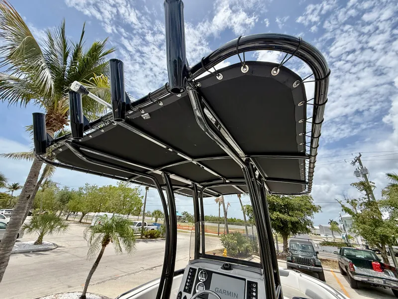 Slide: The Image of Robalo 222 EXPLORER 2024 - 27