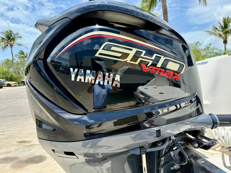 Slide: The Image of Robalo 222 EXPLORER 2024 - 31