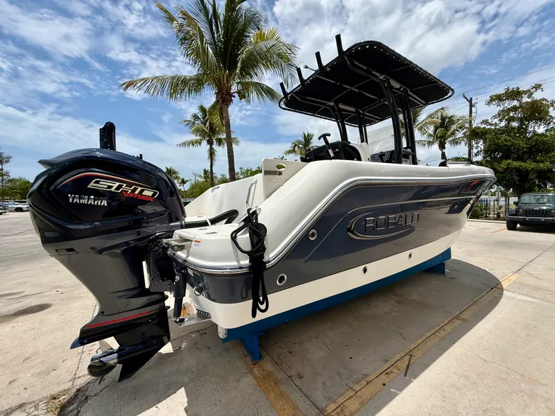 Slide: The Image of Robalo 222 EXPLORER 2024 - 35