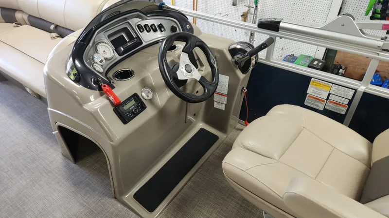 Slide: The Image of Tracker PARTY BARGE 20 DLX 2023 - 12