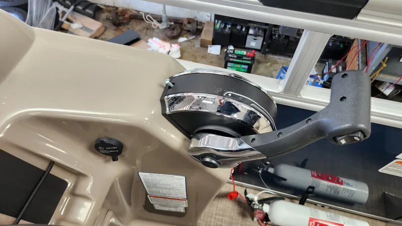 Slide: The Image of Tracker PARTY BARGE 20 DLX 2023 - 13